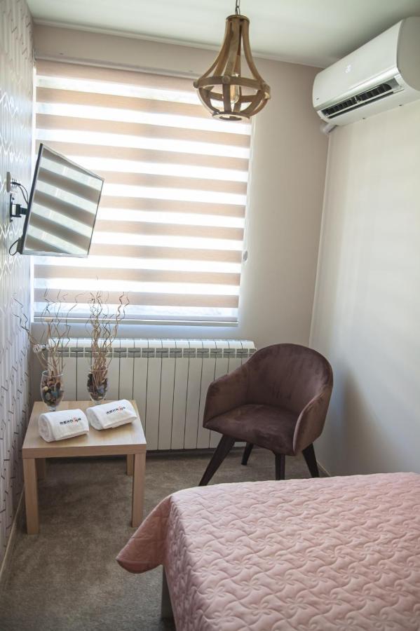 Mehana Apartmani Лесковац Экстерьер фото