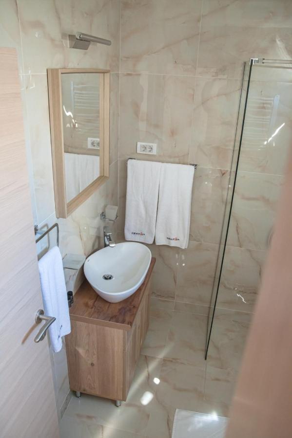 Mehana Apartmani Лесковац Экстерьер фото